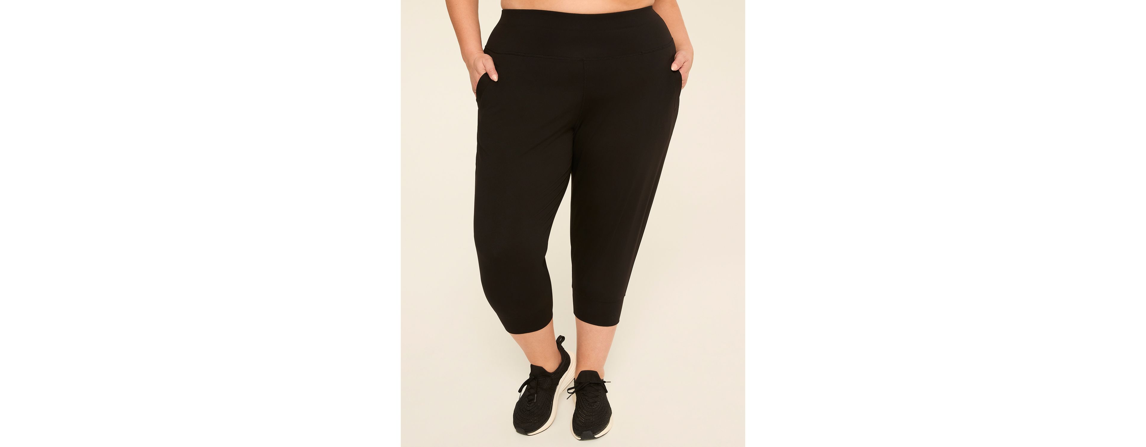 LIVI Soft Mid-Rise Capri Jogger