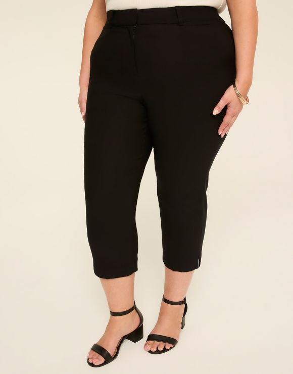 alternate Photo of model in Lane Bryant Crops
