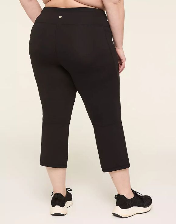 Alternate Photo of model in LIVI leggings
