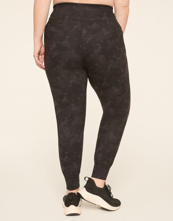 Alternate Photo of model in LIVI joggers