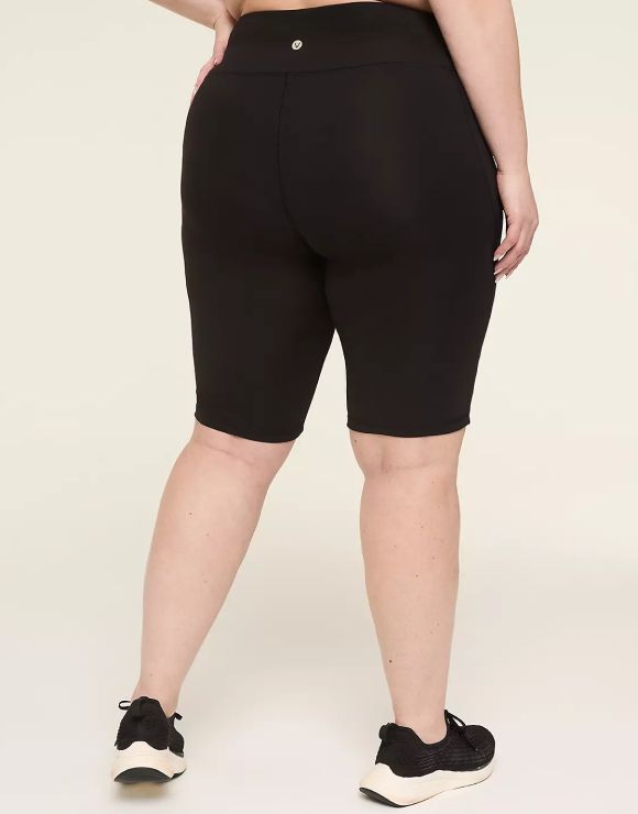 Alternate Photo of model in LIVI leggings