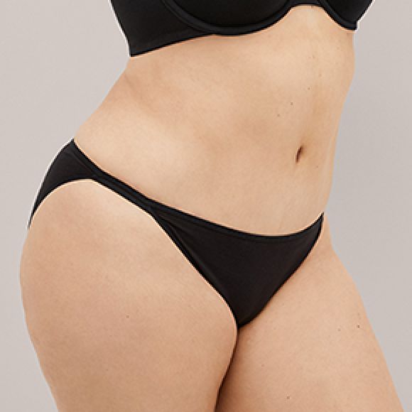 alternate Photo of model in Cacique bikini panties