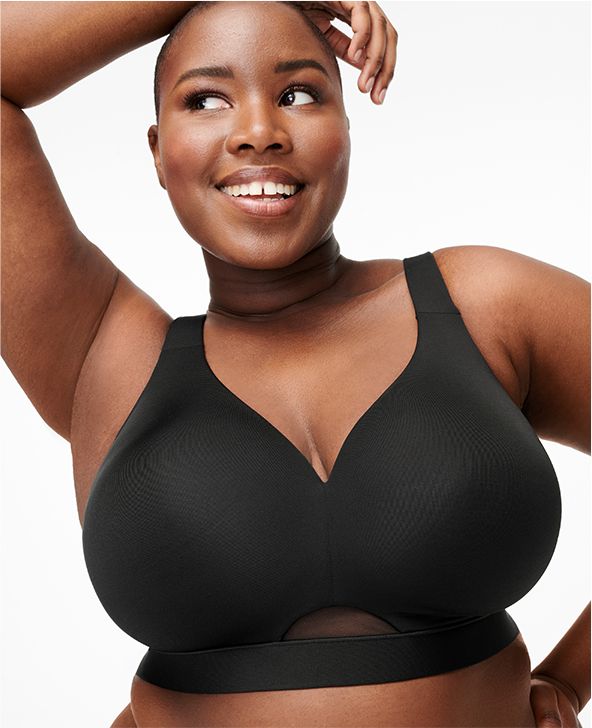 Model photo wearing Cacique bra