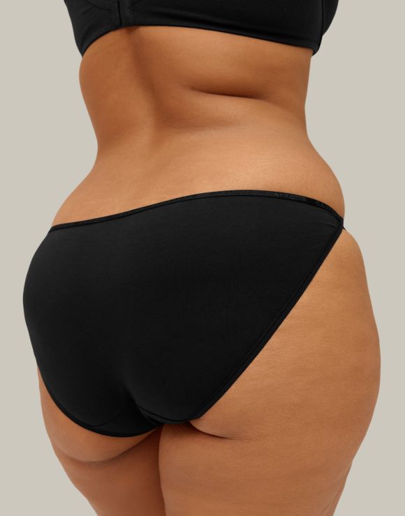 alternate Photo of model in Cacique bikini panties