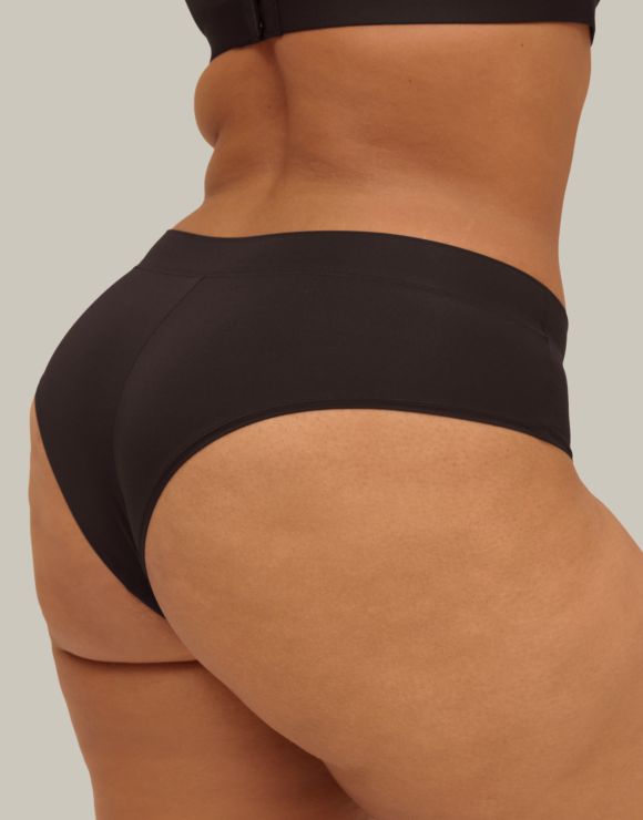 alternate Photo of model in Cacique cheeky panties