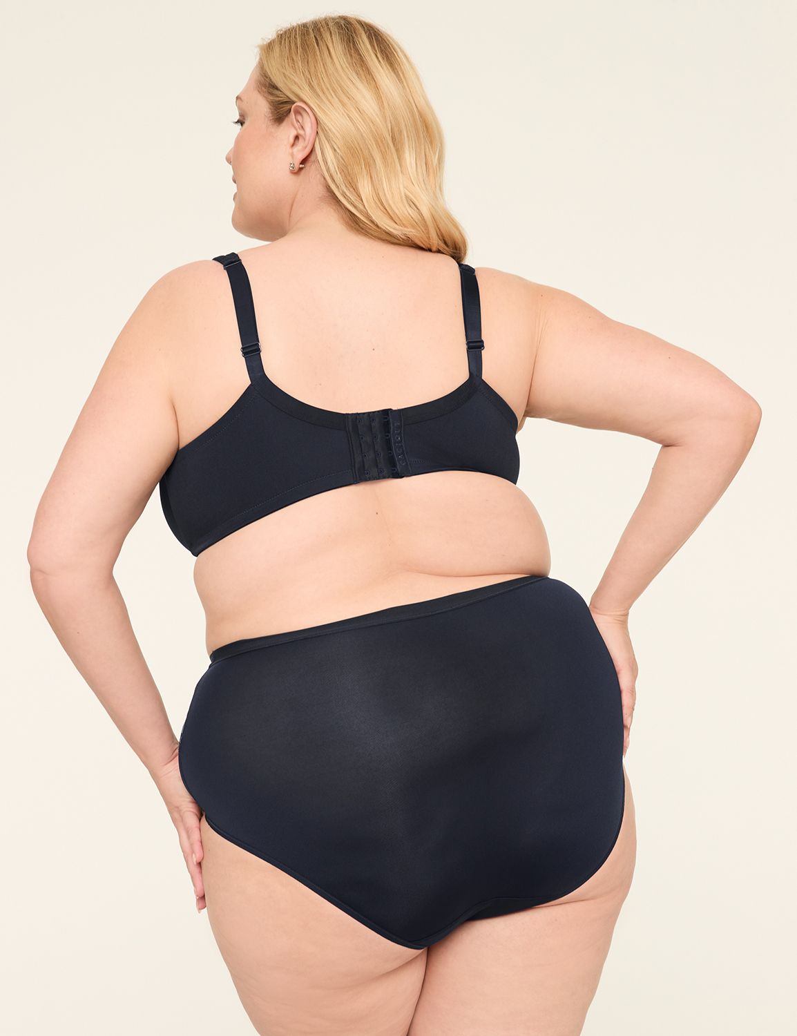 Smooth Lightly Lined Full Coverage Bra