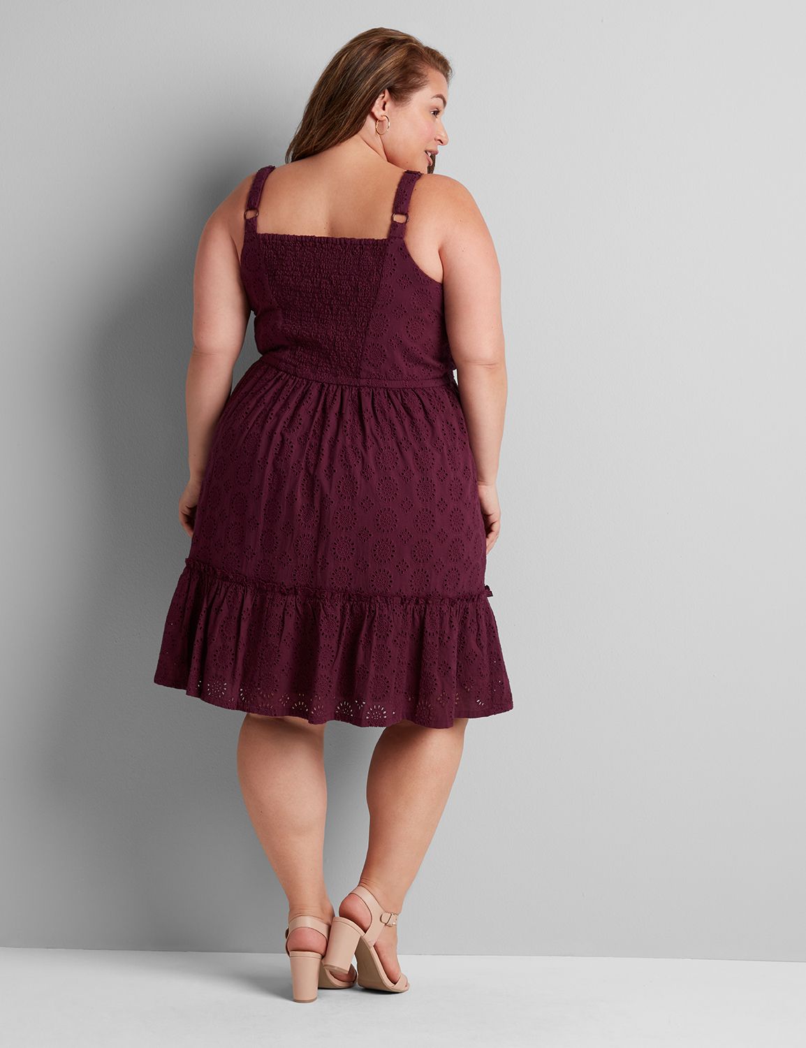 1104574 SLVLS F&F EYELIT FLORAL DRESS:PANTONE Pickled Beet:28