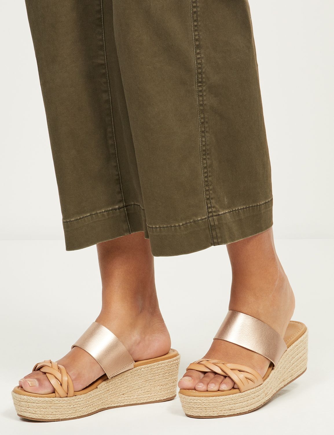 wide width wedge flip flops