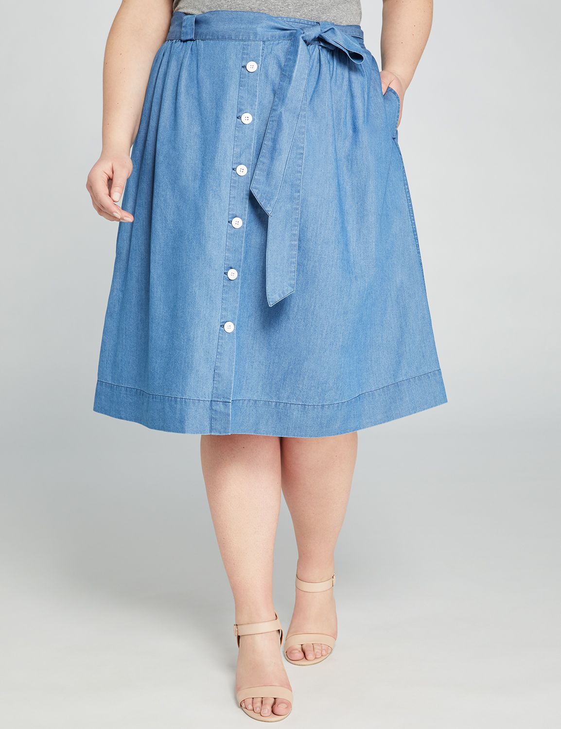 1112232 FLARED CHAMBRAY KNEE SKIRT:LBSU20463_DenimBlue_VendorFabric_colorway1:14/16 Product Image 3