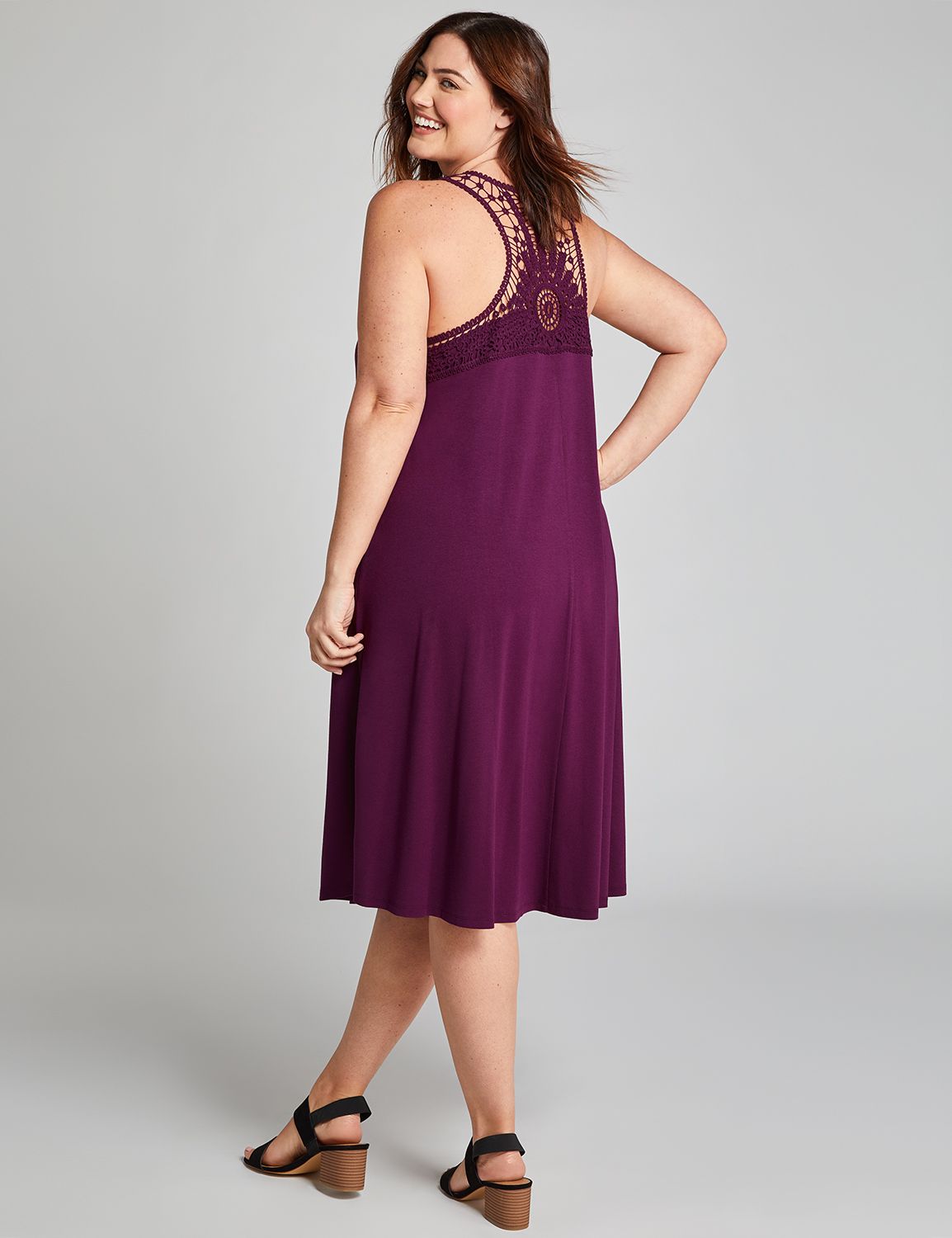 1112095 SLVLS CROCHET BACK SWING - SOLID - SPSU:PANTONE Pickled Beet:26/28 Product Image 2