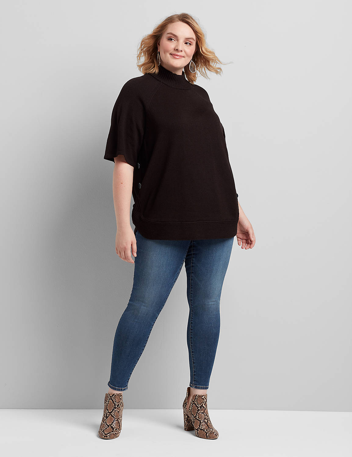 SHORT SLEEVE MOCK NECK BUTTON SIDE PONCHO 1113568:Pitch Black LB 1000322:22/24 Product Image 3