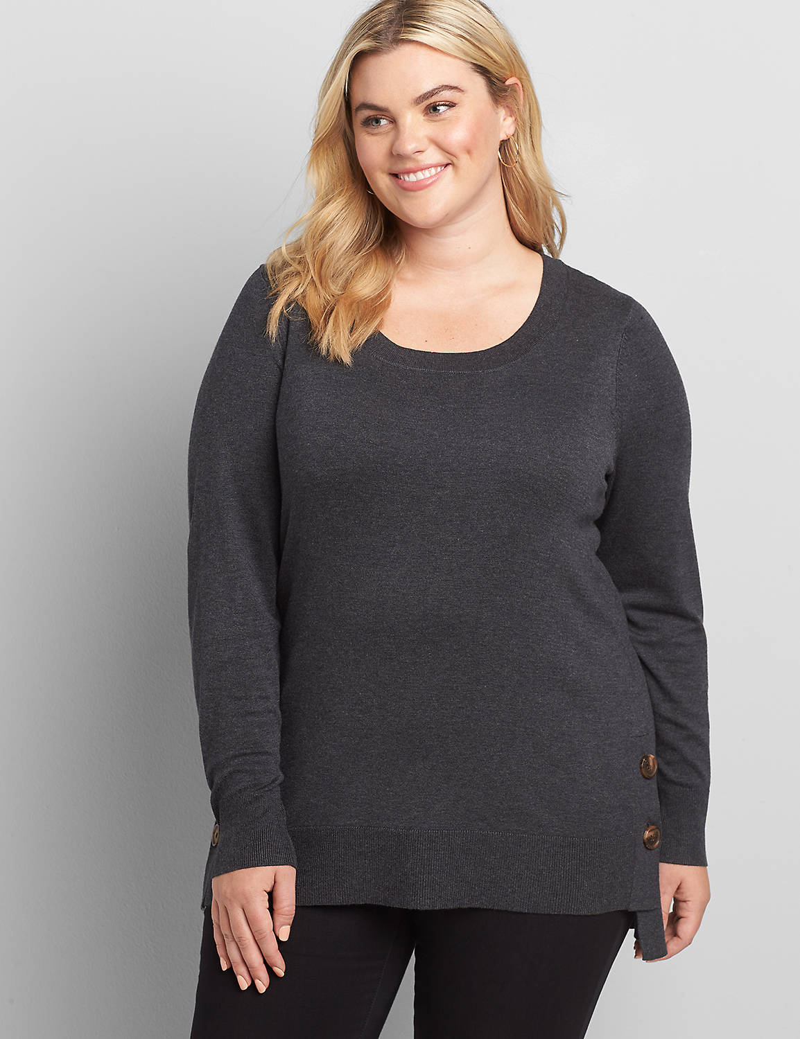 OUTLET LONG SLEEVE SCOOP NECK HI LO BUTTON SIDE TUNIC SWEATER 1113589:Charcoal Heather Huafu #H385:10/12 Product Image 1