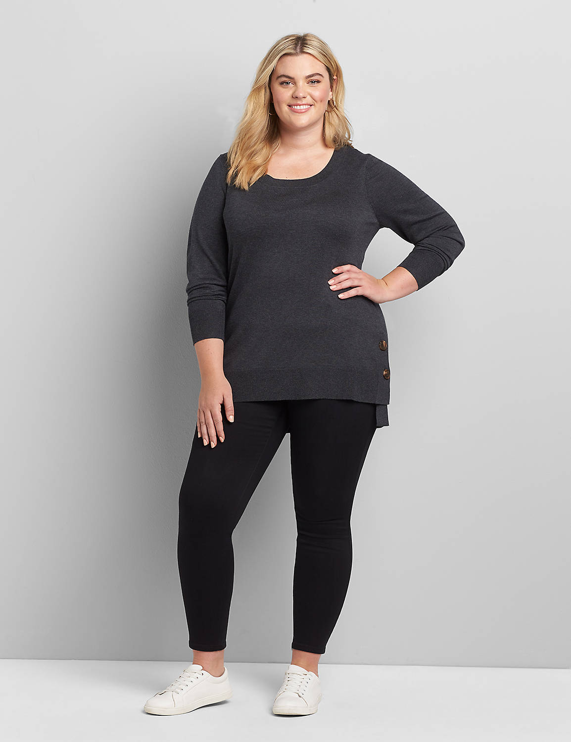 OUTLET LONG SLEEVE SCOOP NECK HI LO BUTTON SIDE TUNIC SWEATER 1113589:Charcoal Heather Huafu #H385:10/12 Product Image 3
