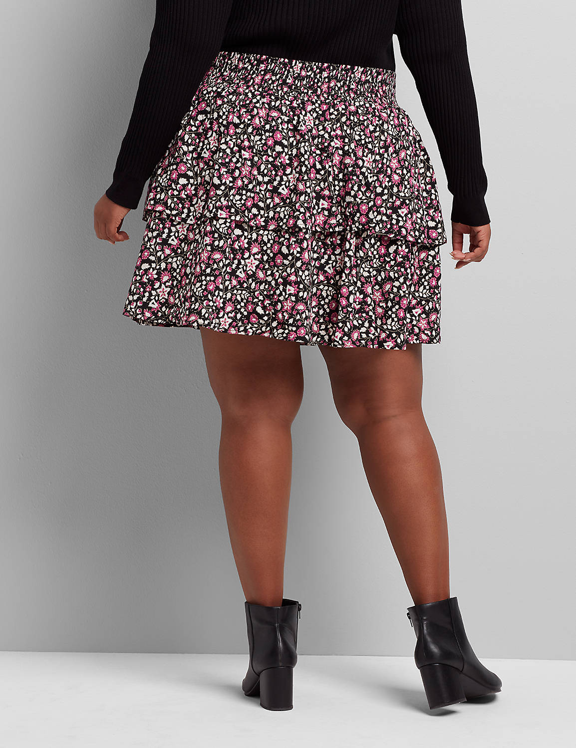 1112685 TIERED SHORT SKIRT-REUNITED:LBSU20344_VineyLinearFloral_colorway2:14/16 Product Image 2
