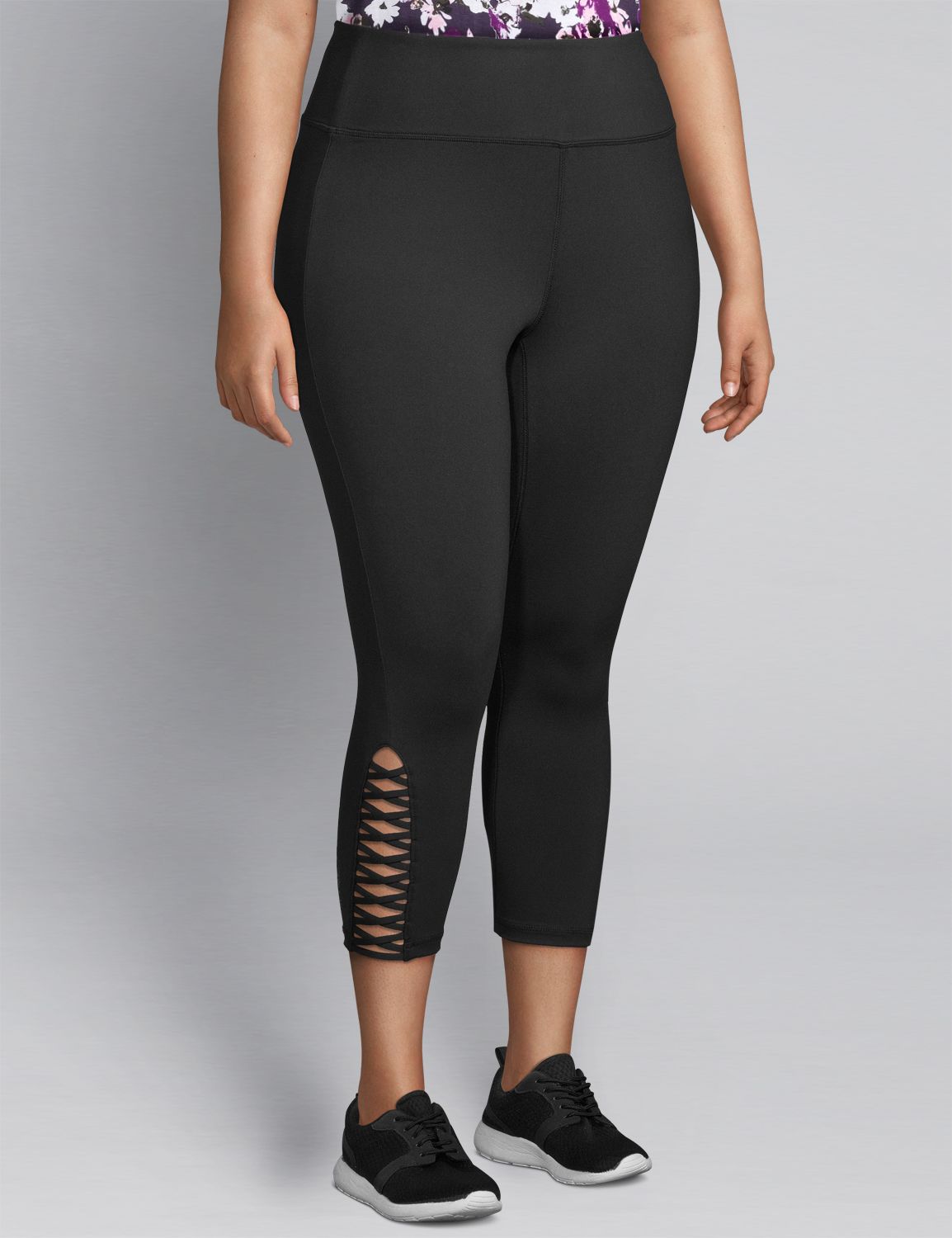 1114241 F Capri Legging w criss cro Product Image 4