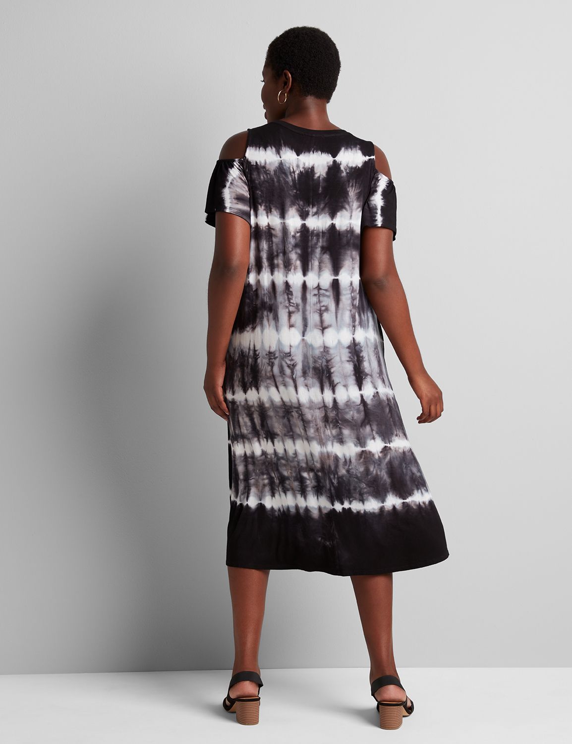 1112062 COLD SH V-NECK A-LINE - WASHED - ASTRL.:ASTROLOGIE BLACK/WHITE TIE DYE:10/12 Product Image 2