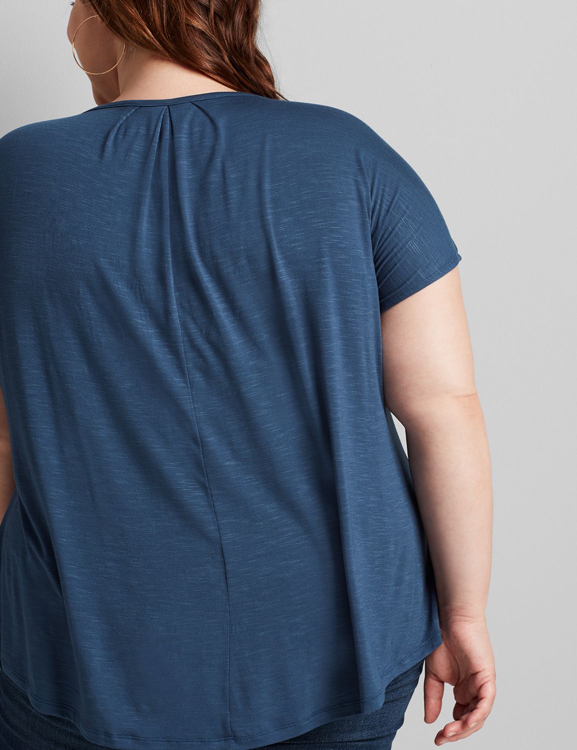 1112701 Dolman ss v nk pleat detail back top:PANTONE Blue Wing Teal:14/16 Product Image 2
