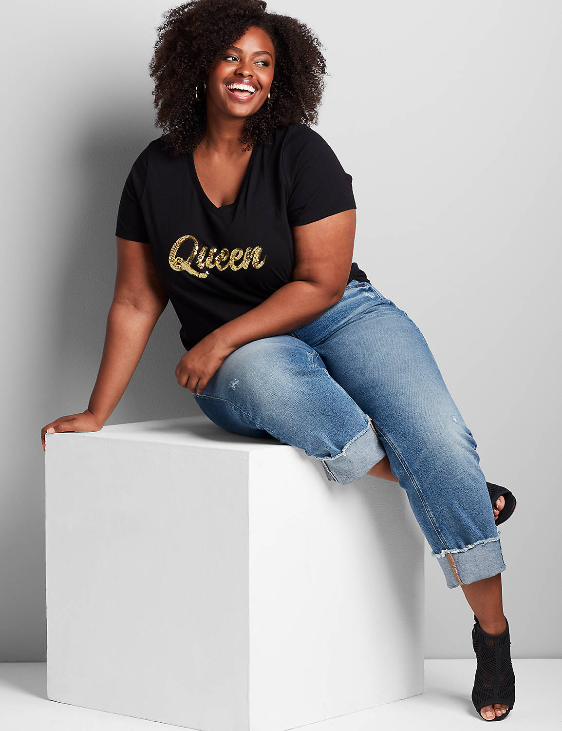 Short Sleeve VNeck Tee Graphic: Queen 1116341:Pitch Black LB 1000322:10/12 Product Image 3