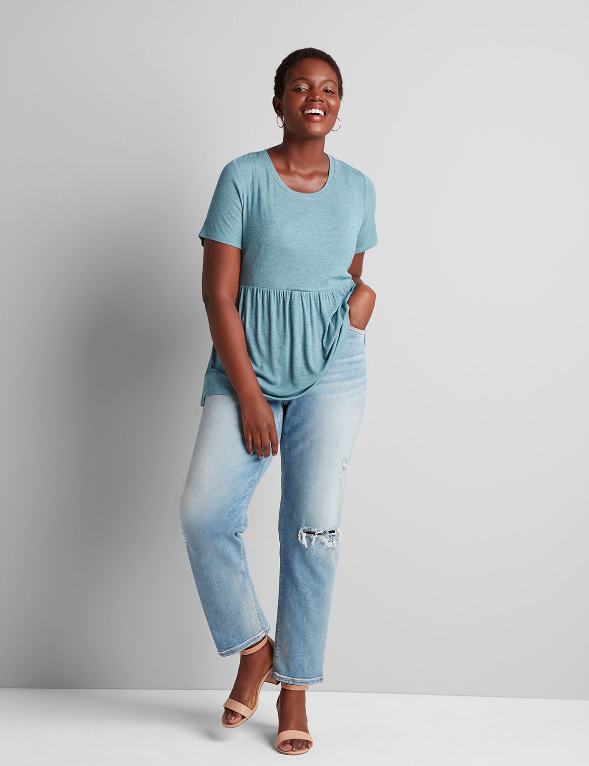 SIGNATURE HIGH RISE GIRLFRIEND STRAIGHT- VINTAGE VANESSA WASH 1113916:Light Denim:14 Product Image 3