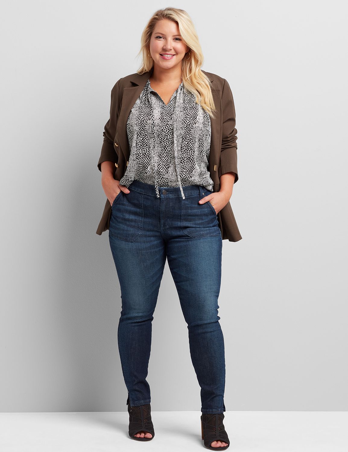SIGNATURE MID RISE SKINNY PATCH POCKETS VINNY WASH 1116144:Dark Denim:12 Product Image 3