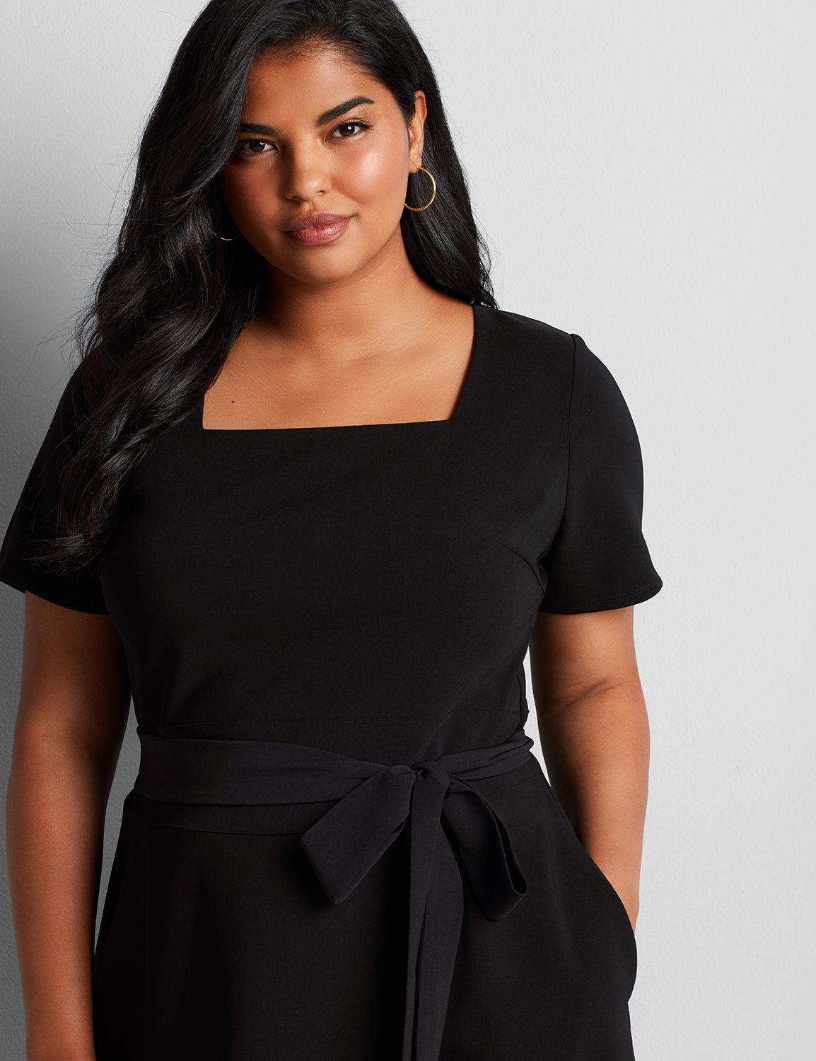 1113886- Lena Short Sleeve Square Neck Fit and Flare Dress:Pitch Black LB 1000322:12 Product Image 3