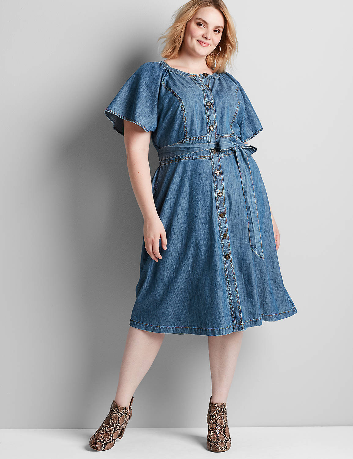 1114372 Short Sleeve Button Front  Fit and Flare Chambray Dress:Chambray:10/12 Product Image 1
