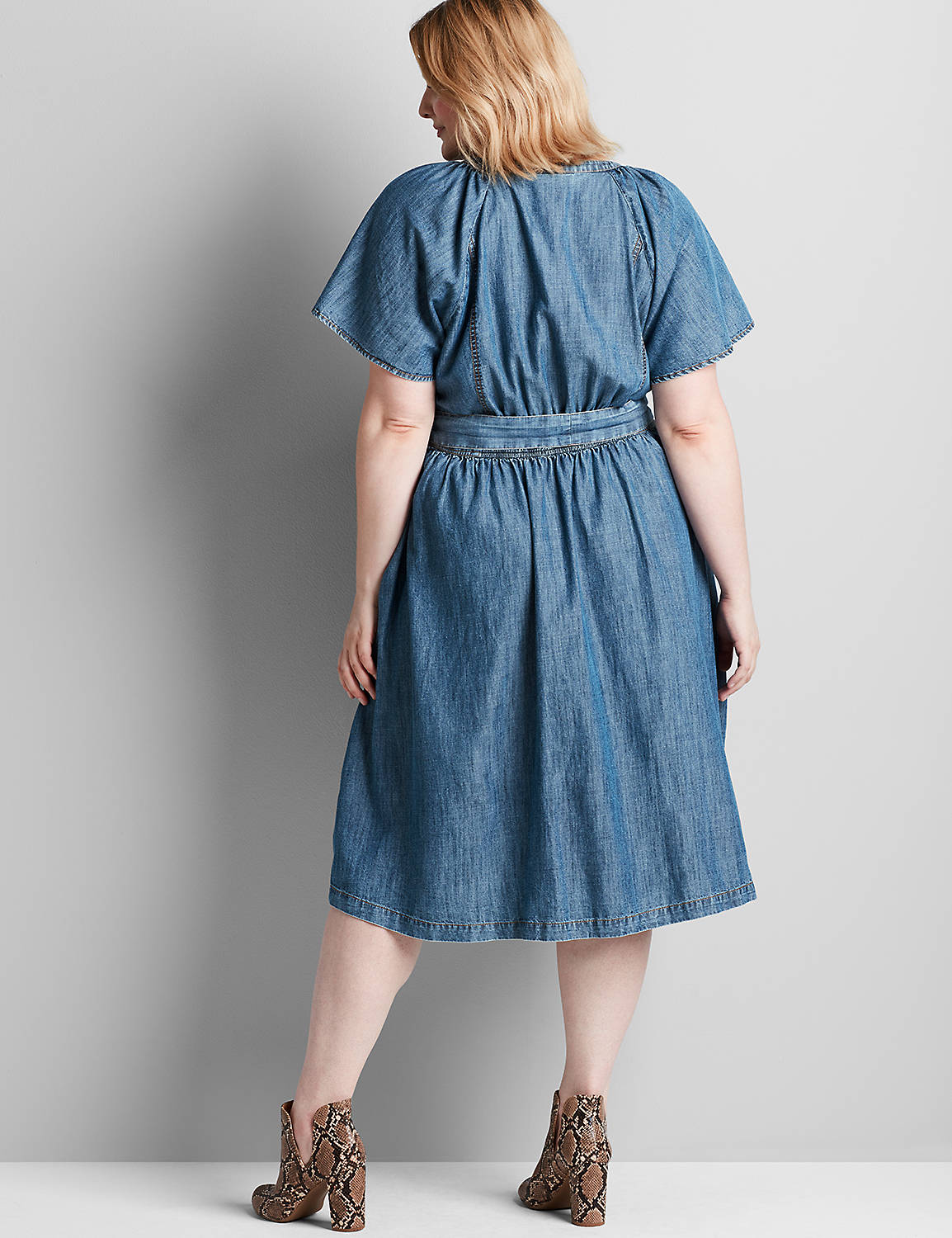 1114372 Short Sleeve Button Front  Fit and Flare Chambray Dress:Chambray:10/12 Product Image 2