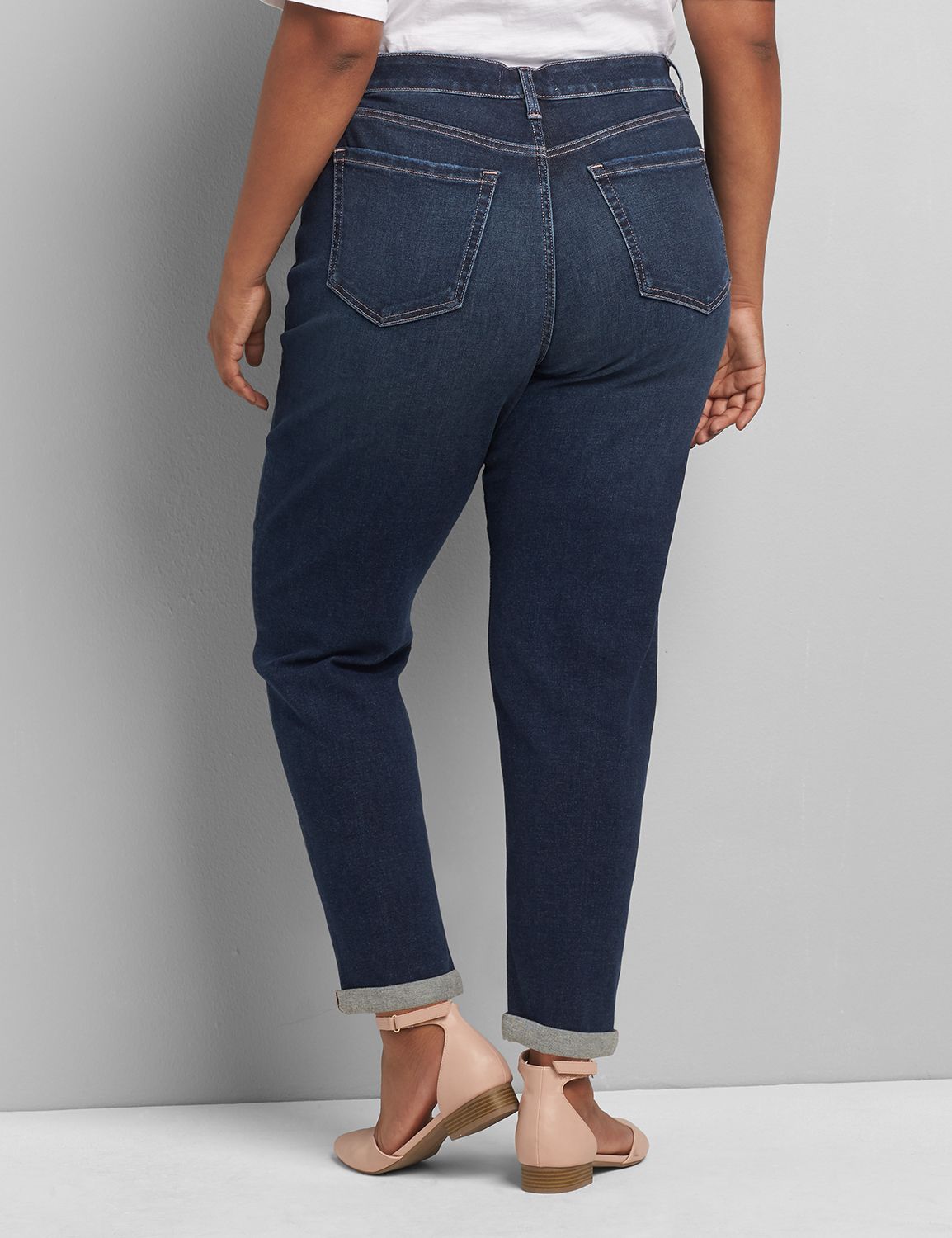 SIGNATURE MID RISE BOYFRIEND - THINK PINK WASH 1118374:Dark Denim:18 Product Image 2