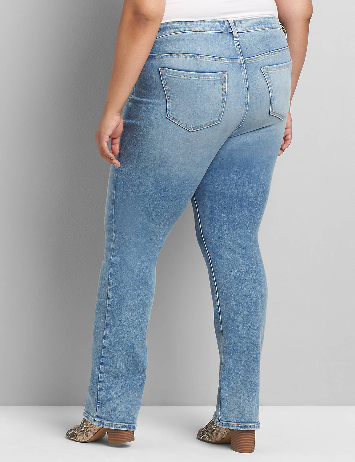 STRAIGHT FIT HIGHER RISE STRAIGHT BRIGHT BLUE WASH 1119508:Light Denim:12 Product Image 2