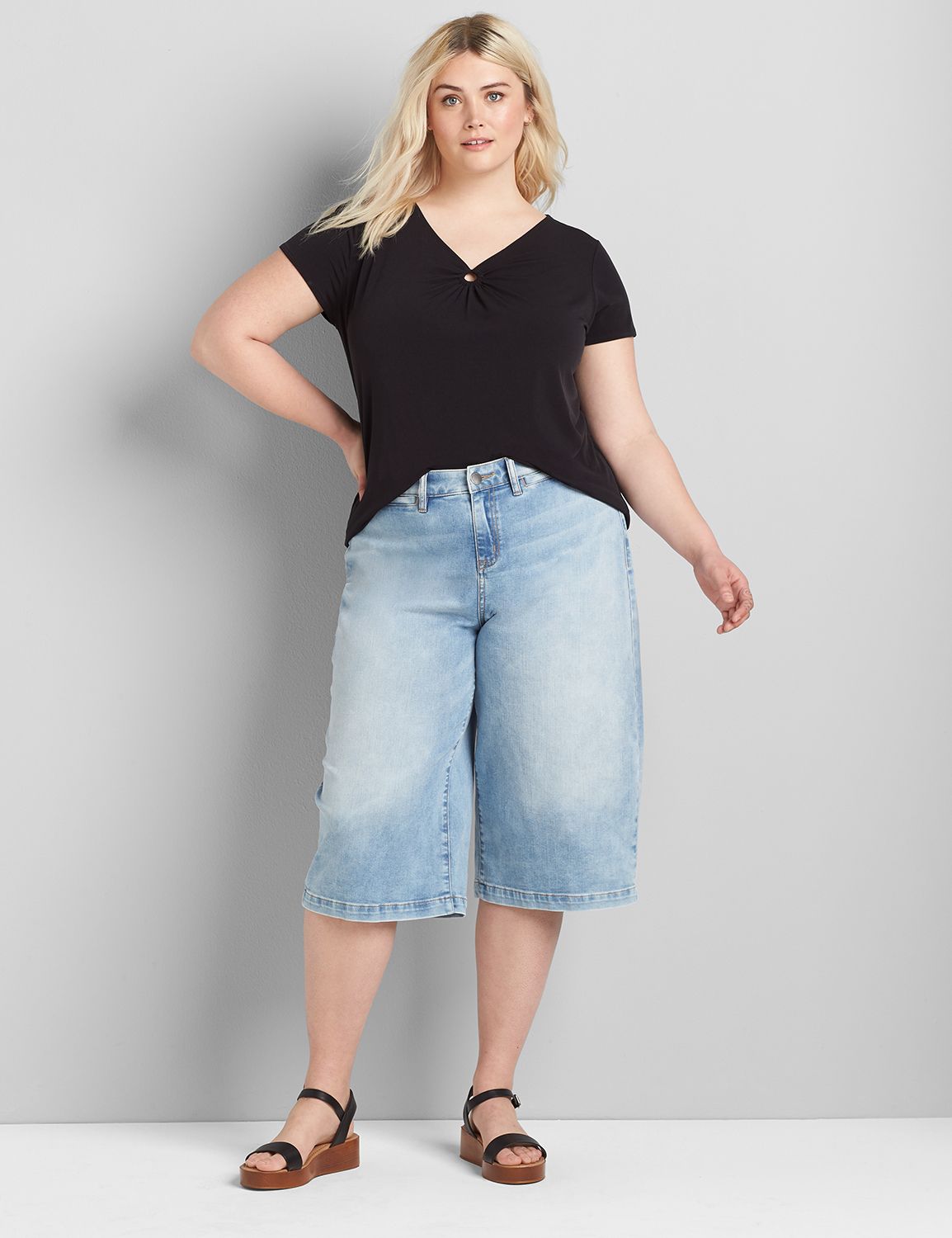 Signature Fit Wide Leg Pedal Jean - Light Wash Product Image 3