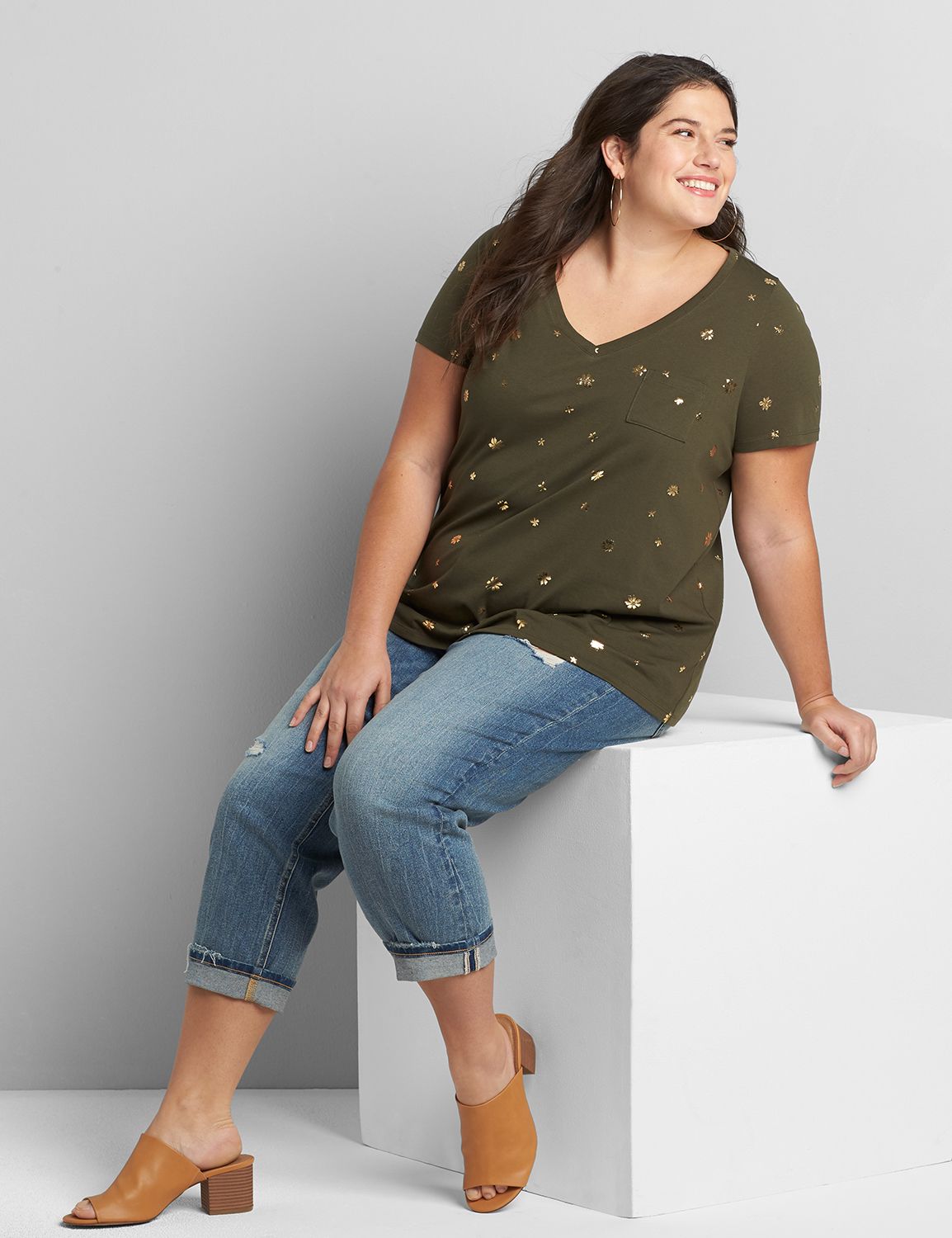 Short Sleeve Vneck Pocket Tee 1119530 copy of 1118548:LBSP21340_SpacedLinearDitsy_C1:18/20 Product Image 3