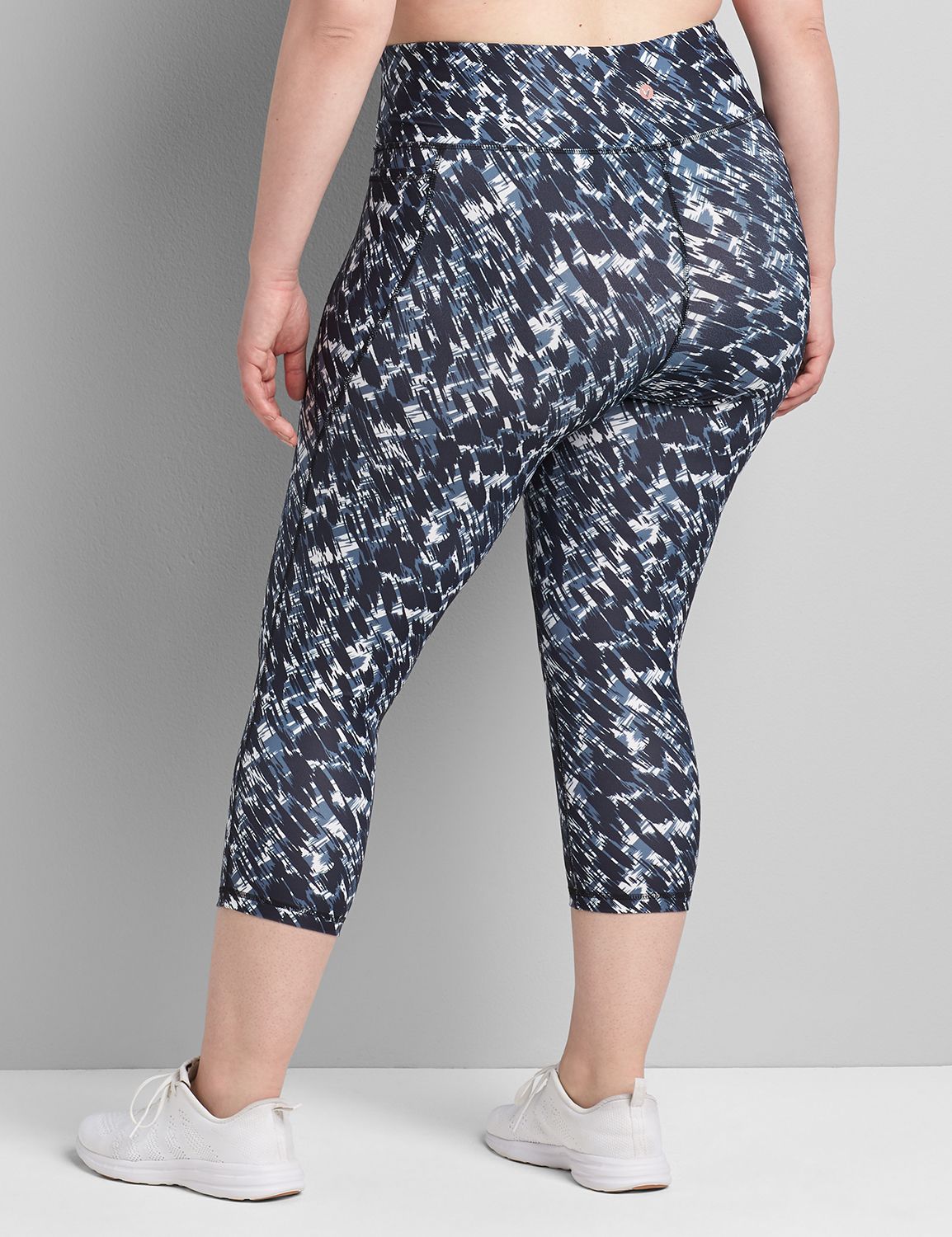 Power Capri Wicking Legging S 11183 Product Image 2