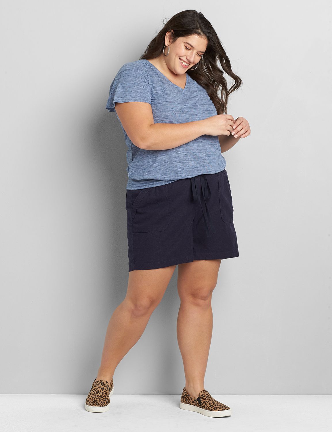 PULL ON SHORT -LINEN 1119689:PANTONE Night Sky:24 Product Image 3