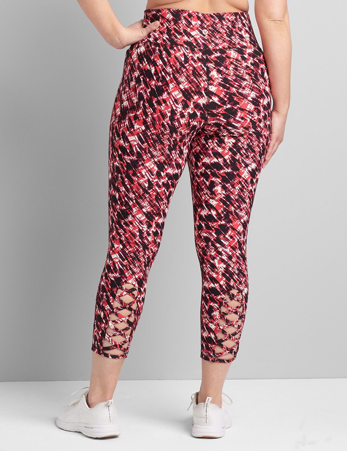 Power Criss Cross Hem Wicking Capri Product Image 2