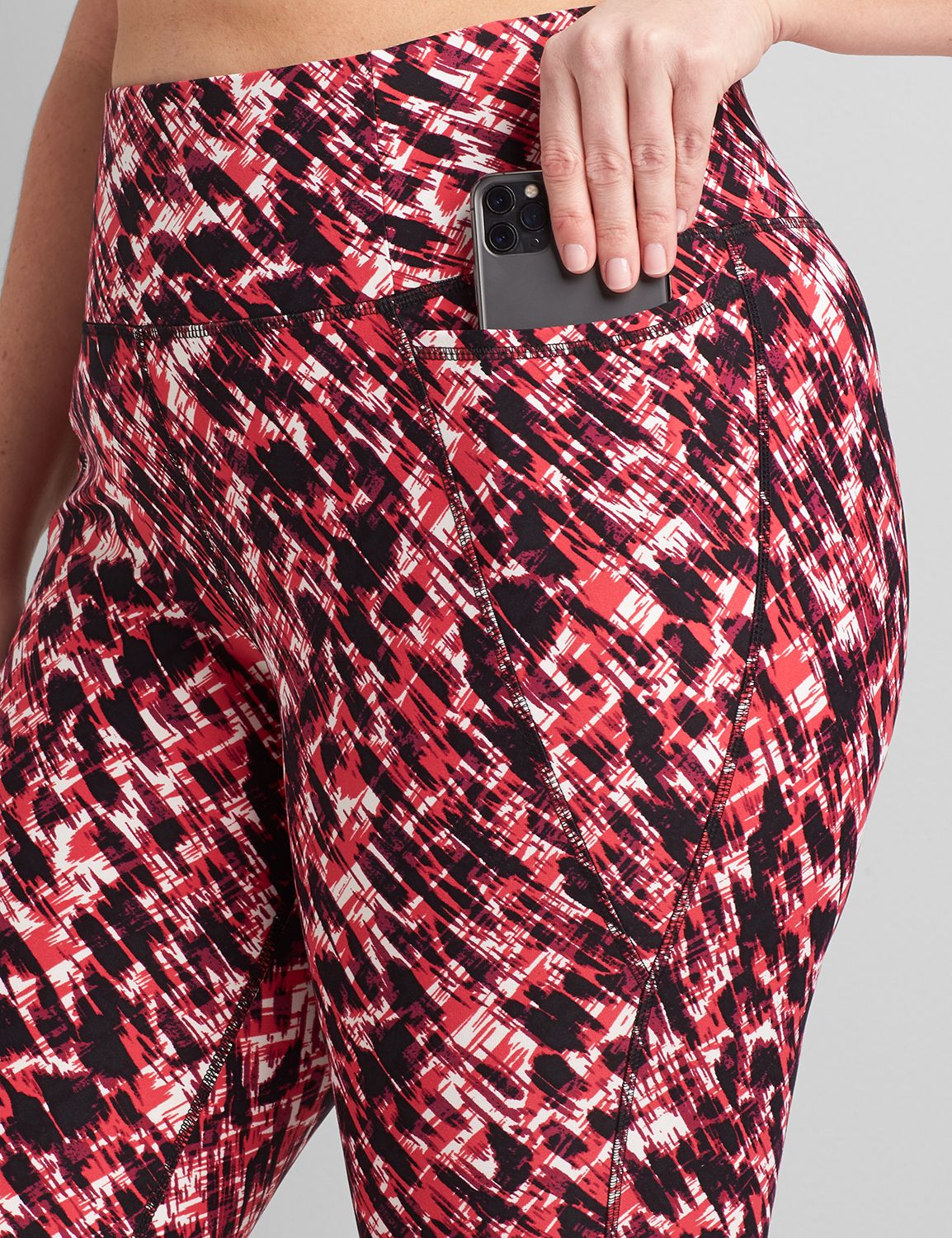 Power Criss Cross Hem Wicking Capri Product Image 4