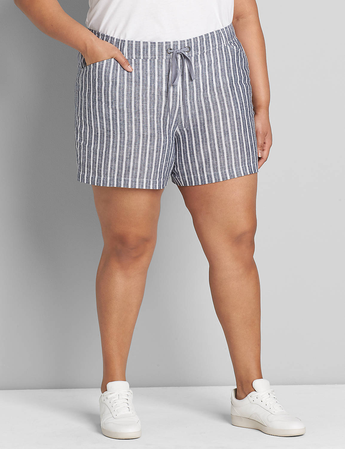 Outlet Pull-On 5 1/2" Short 1119048 [Copy of 1110939]:Navy/ White Variegated Stripe- As Hanger:12 Product Image 1