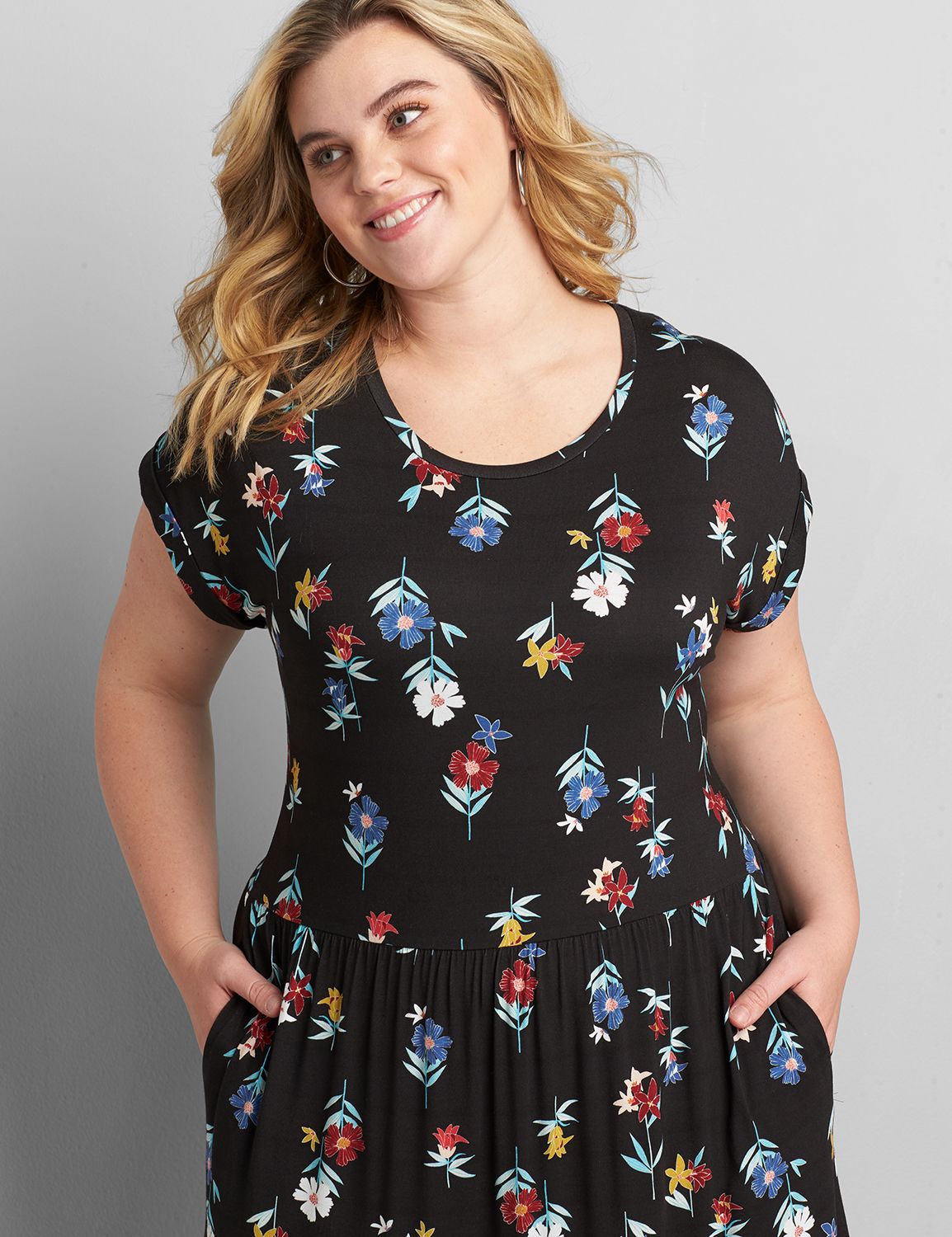 Short Sleeve Crew Neck Tiered Maxi Dress 1119648:LBSP21218_CapeBayFloralCascade_C1:38/40 Product Image 3