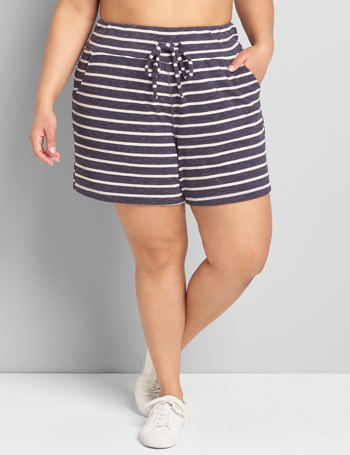 1120994 Livi French Terry Short:PANTONE Night Sky:34/36 Product Image 1