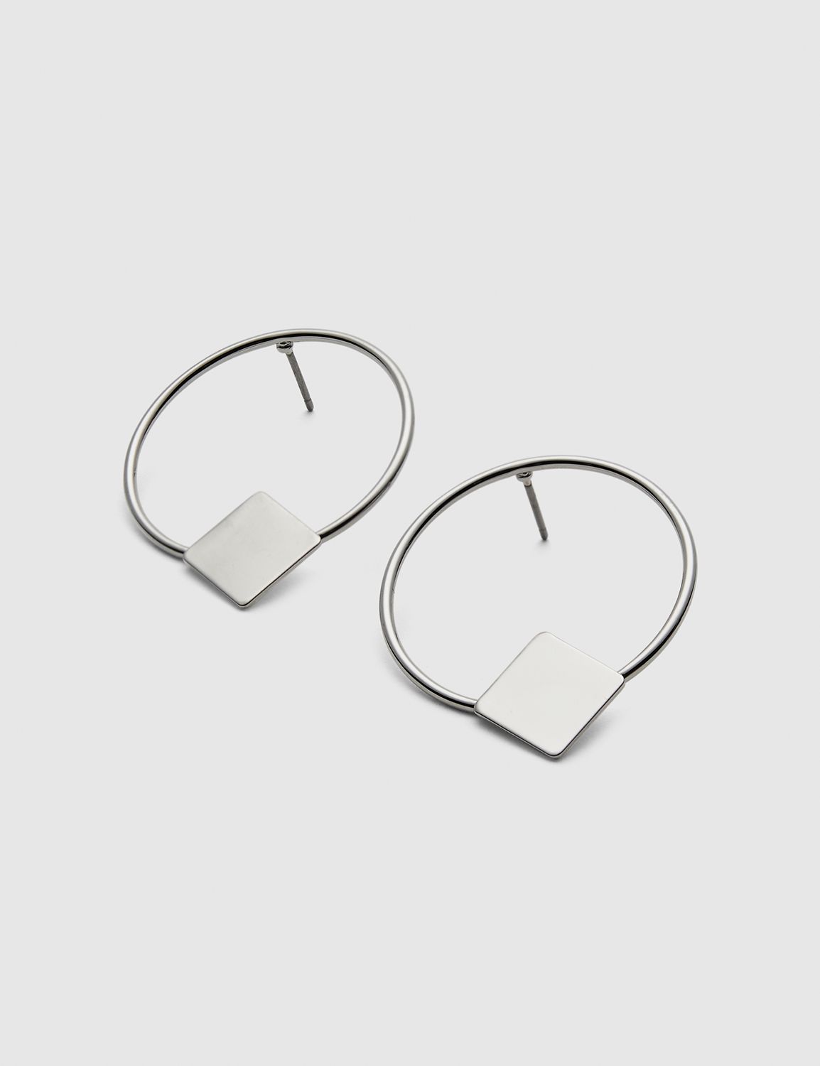 Front-Facing Circle Drop Earrings