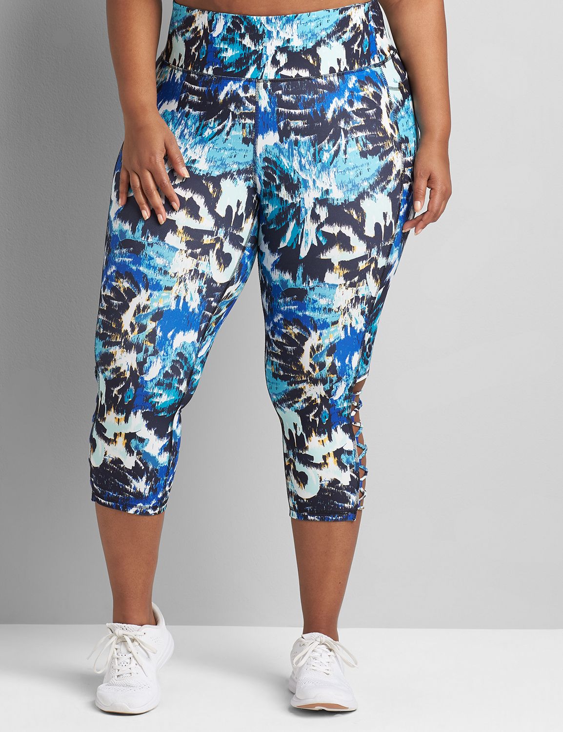 Power Side Detail Capri Wicking Leg Product Image 1
