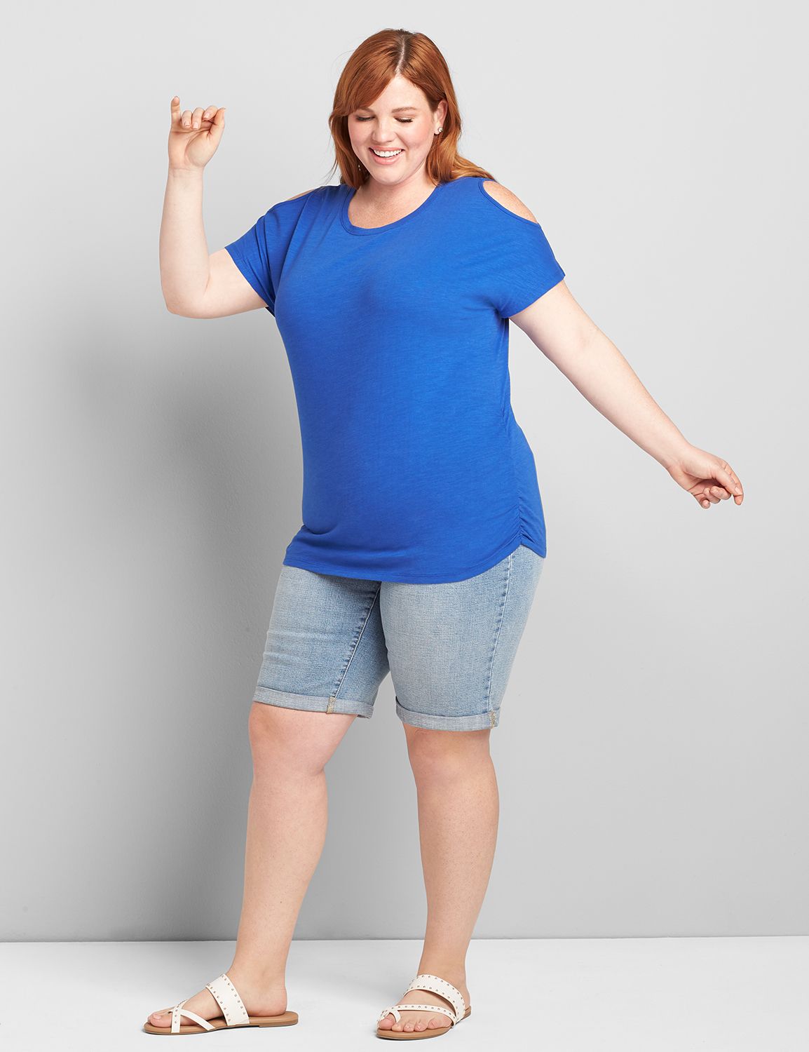 Cold-Shoulder Ruched Side Tee Product Image 3
