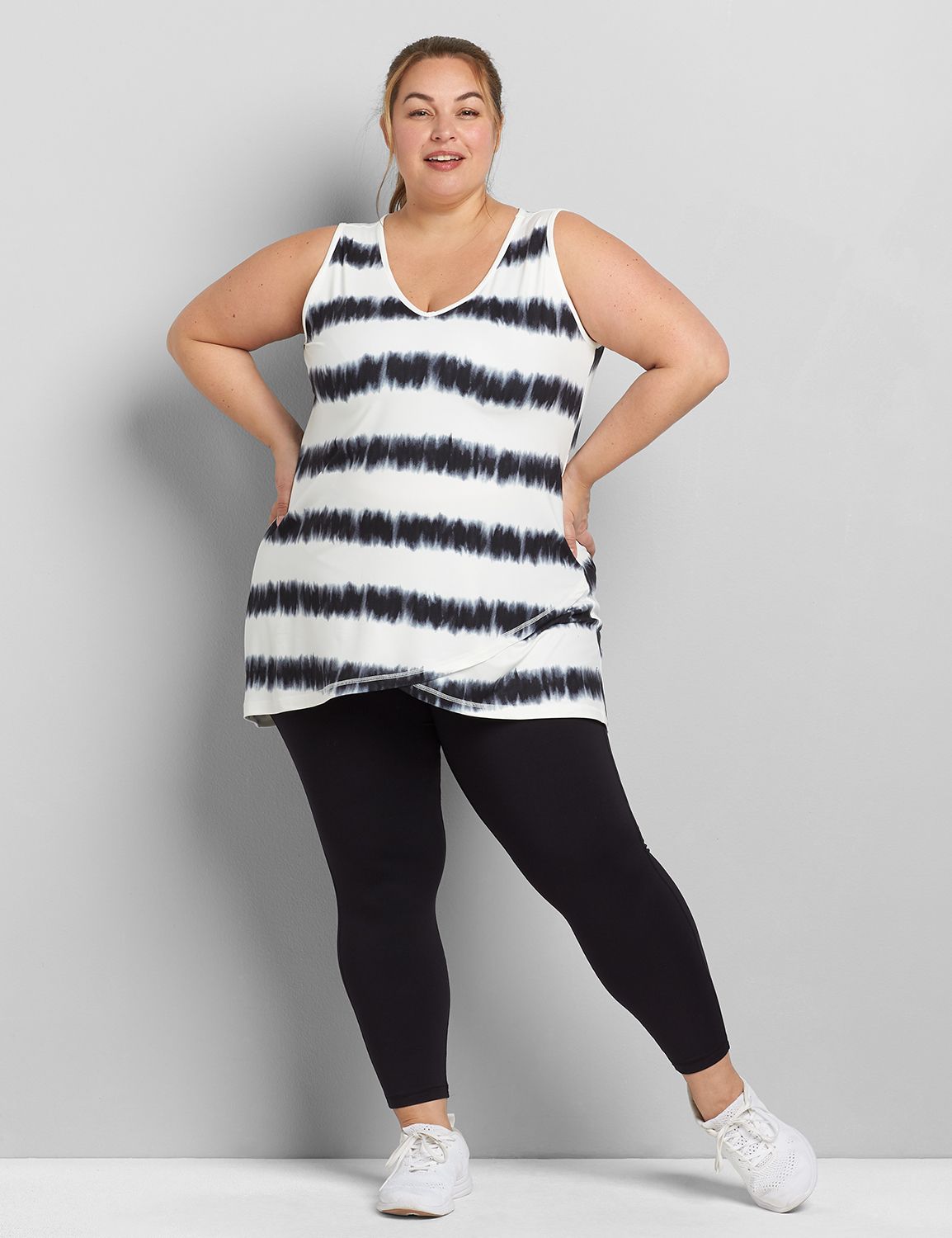 LIVI Soft V-Neck Tank Product Image 3