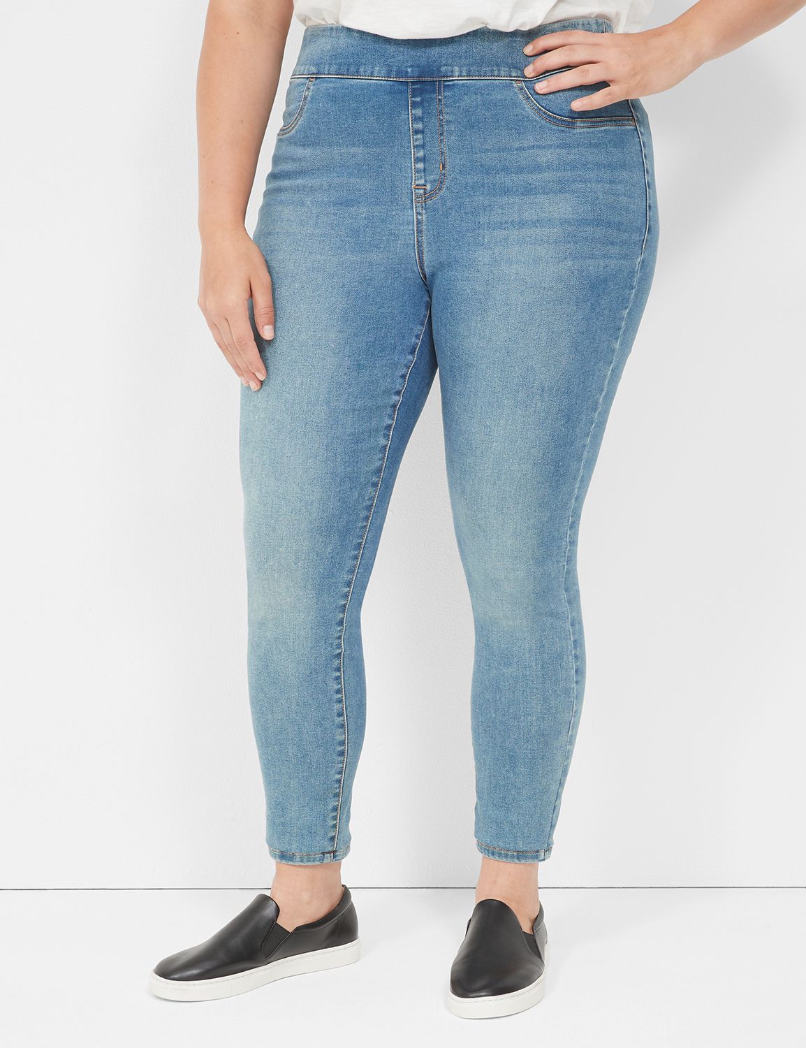 Dark Wash Straight Leg Jeggings Featuring Pockets. (6 Pack