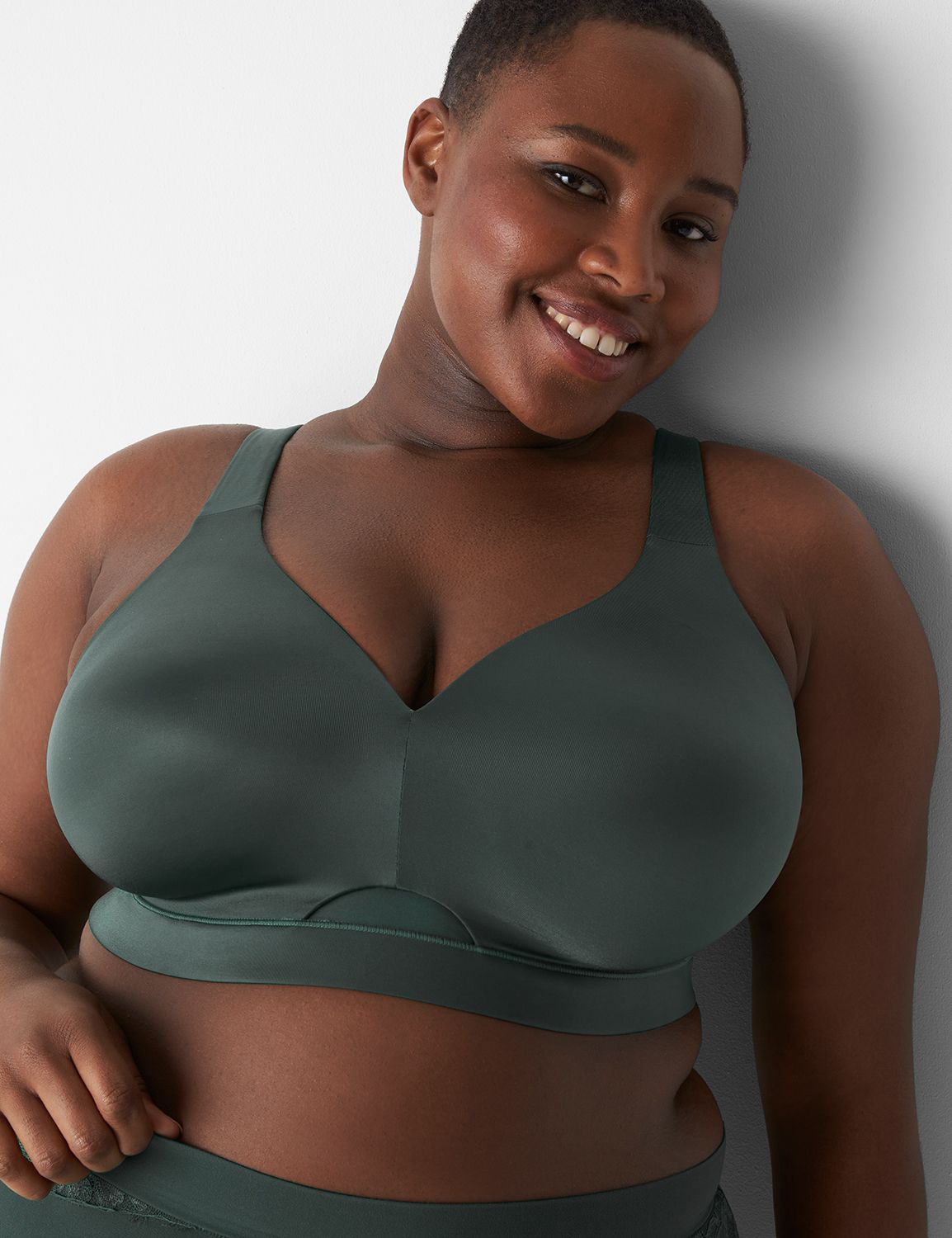 Lane Bryant Cacique Comfort Bliss Lightly Lined Plunge Bra With