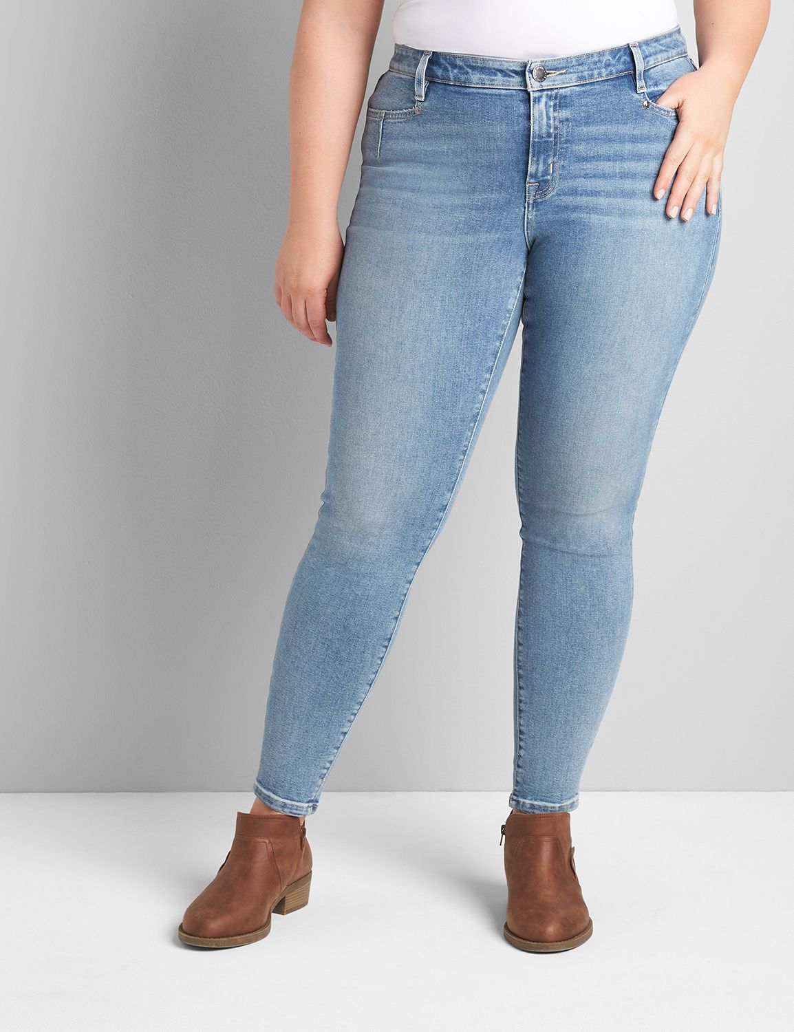 Signature Fit Skinny Jean- Light Wash Product Image 1