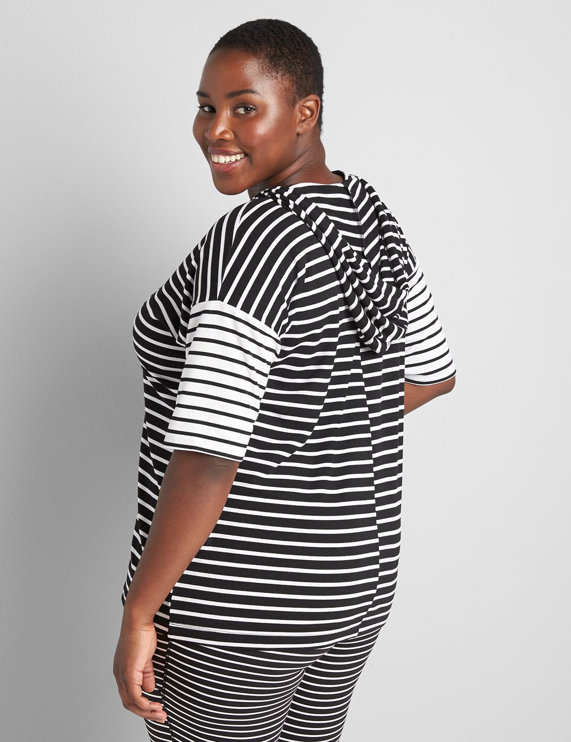 Short Sleeve Mid V-Neck Stripe Blocked Hoodie F 1121605:LBF21109HunterStripeSmallV2_CW1:10/12 Product Image 2