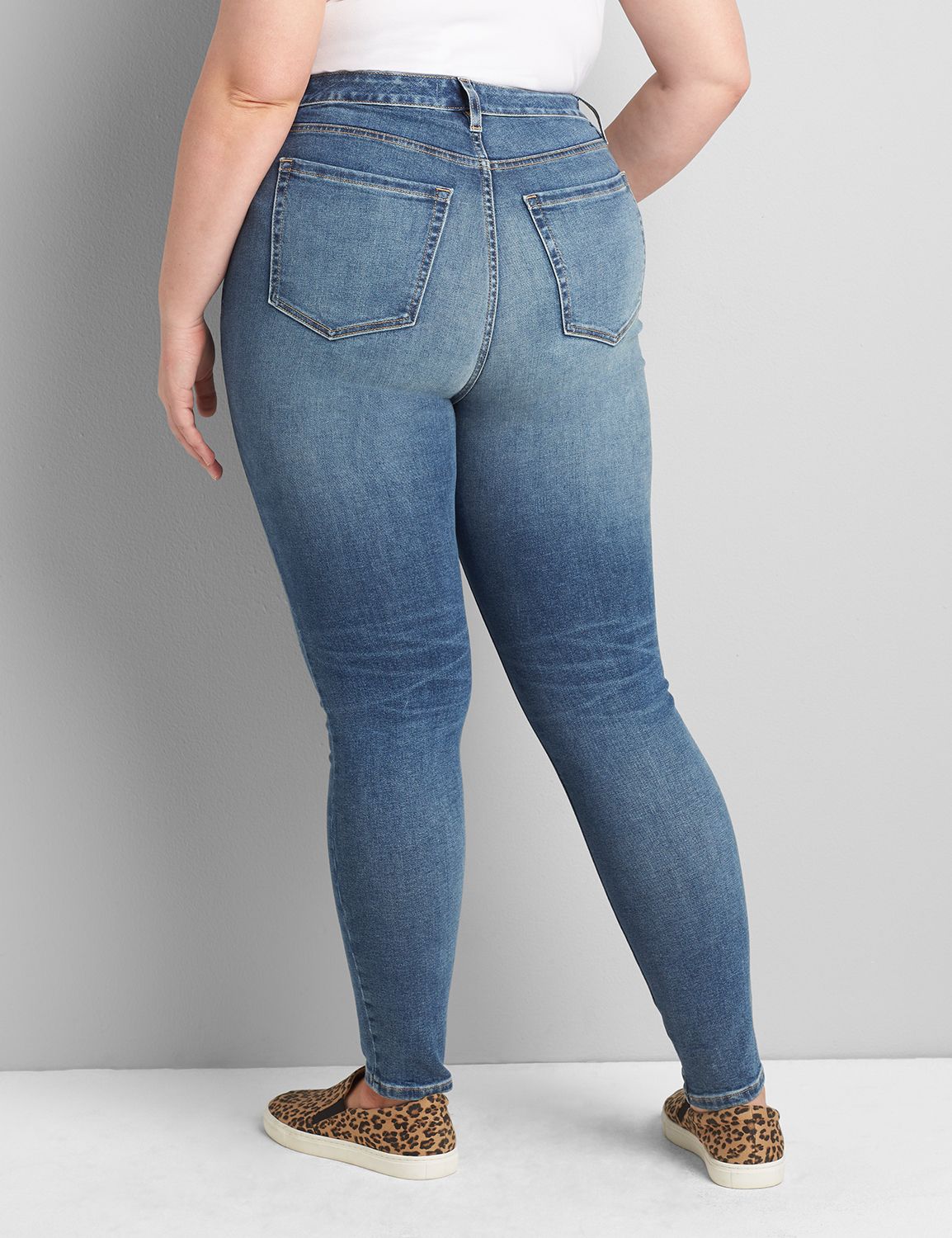 Signature Fit Ultra High-Rise Skinny Jean - Medium Wash Product Image 2