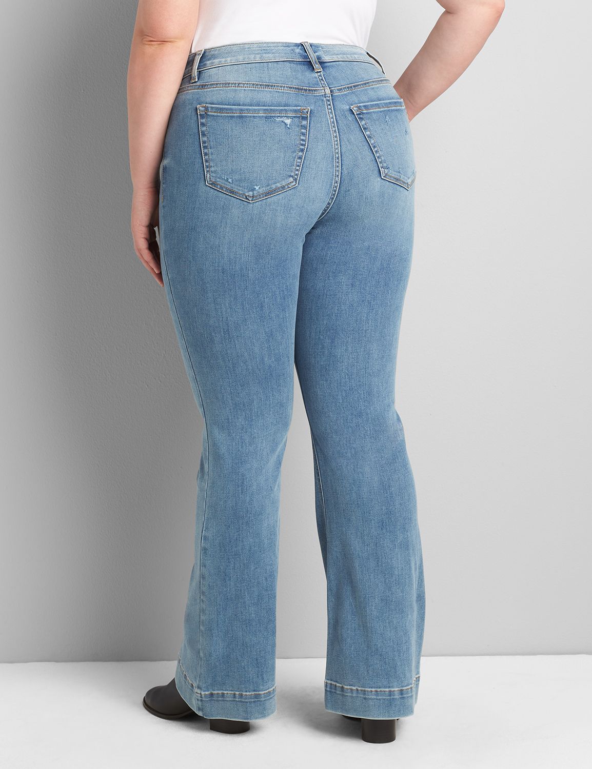Knee Rip Flare Jean in Medium Wash