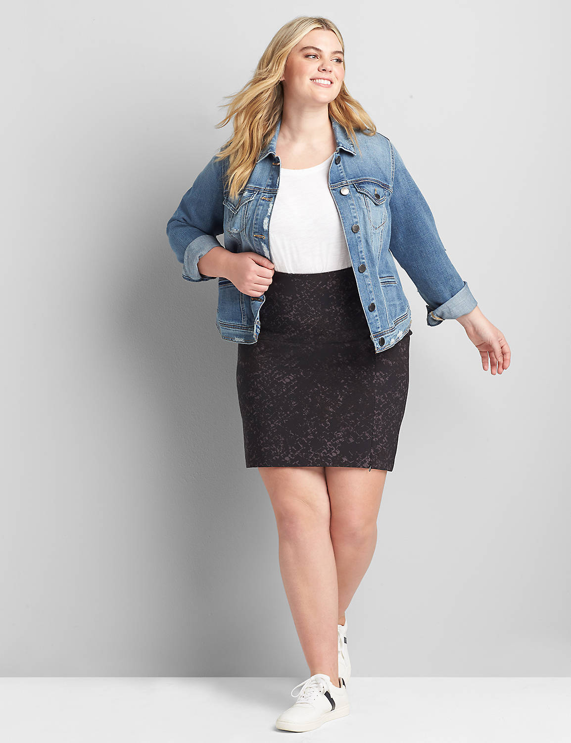 On-The-Go Pencil Skirt - Zip Detail Product Image 3