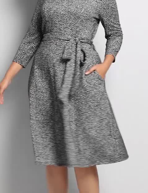 3/4 Sleeve V Neck Animal Jacquard Lena Dress 1122337:Black and White As Header:14/16 image number 0
